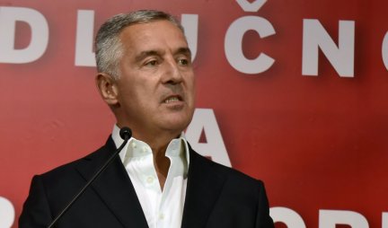 MILO ĐUKANOVIĆ PEVA ČETNIČKU PESMU! Crnogorski predsednik hit na internetu!