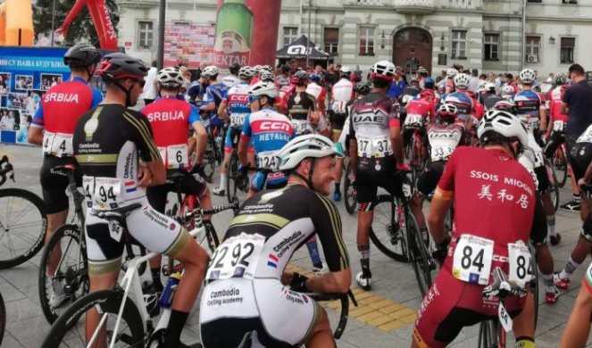 (VIDEO) TRKA KROZ SRBIJU PROŠLA KROZ BANAT: Na 104 kilometra dugu etapu krenulo120 biciklista iz 18 zemalja