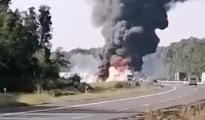 (VIDEO) GORE KAMIONI NA AUTO-PUTU! Težak udes kod Zagreba, OGROMAN PLAMEN KULJA NEBOM!