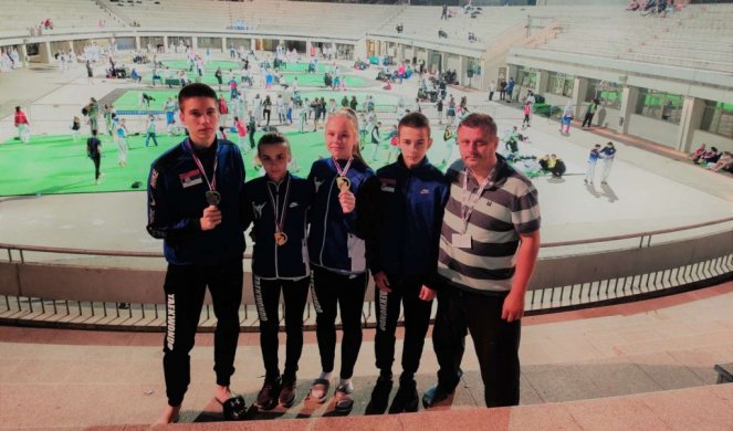 (FOTO) ONI SU PONOS TEKVONDO KLUBA BANJICA: Na prvenstvu Srbije zablistali sa ČETIRI OSVOJENE MEDALJE