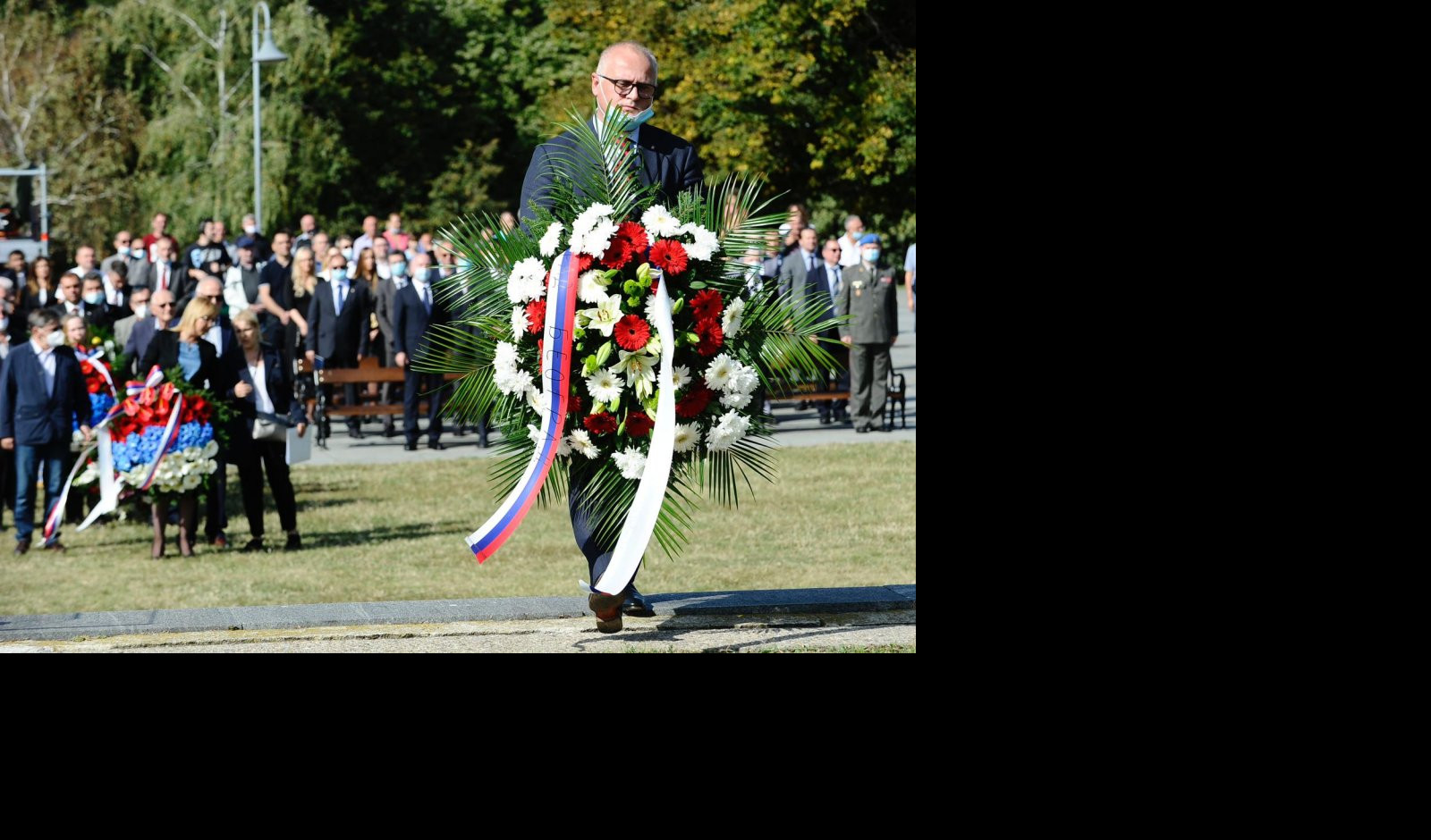 SA PIJETETOM SE SEĆAMO 80.000 ŽRTAVA! Vesić u Jajincima: Kada danas vidimo kako se Srbija razvija, možemo da kažemo da njihove žrtve nisubile uzaludne!