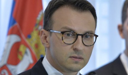 JEREMIĆ SRBIJI VEZAO RUKE U BORBI ZA KiM, APSURD I VRHUNAC LICEMERJA je što se sada predstavlja kao branilac interesa Srbije!