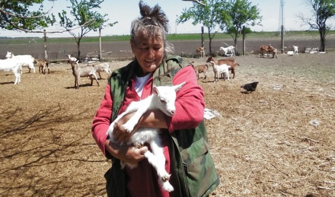 (FOTO) JASMINA JE RAKETAŠ: Ostavila je grad da bi živela u skladu s prirodom, ali nije mogla bez izazova, SADA PUCA NA OBLAKE!