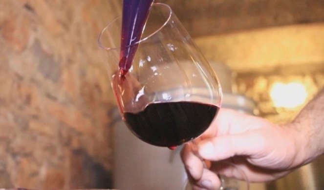 OVO JE NAJBOLJE VINO SRBIJE: Stručnjaci testirali crno i belo, vinarije i vinske ličnosti, ONDA PROGLASILI ŠAMPIONE