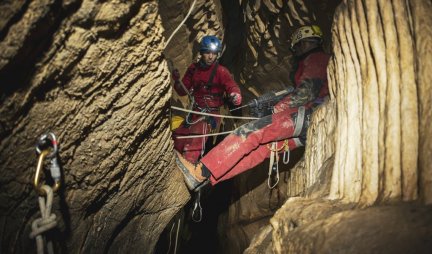 GORSKA SLUŽBA U AKCIJI: Spasioci u Hajdučici vežbali pomoć povređenima u pećinama, OD SPELEOSPASAVANJA NEMA TEŽEG