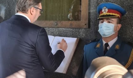 JUNACI, VEČNA VAM SLAVA I HVALA ZA SLOBODU! Vučić položio venac na spomenik Neznanom junaku na Avali