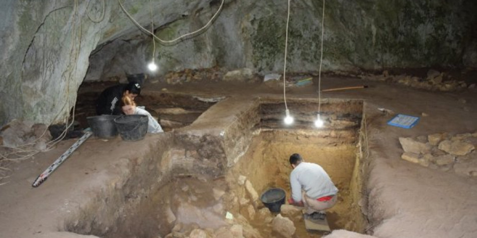 U POTRAZI ZA NEANDERTALCEM!  Tim mladih arheologa nastavio istraživanje u Kozjoj i Maloj pećini nadomak Majdanpeka!