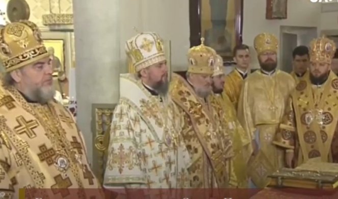 SKANDAL NA BOGOSLUŽENJU! Hrizostom bez Sinoda priznao Pravoslavnu crkvu Ukrajine, mitropolit napustio liturgiju