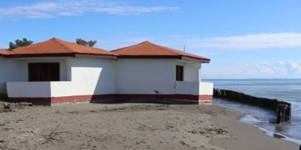 NESTAJE ADA BOJANA! Situacija alarmantna, bungalovi su već u vodi (VIDEO)