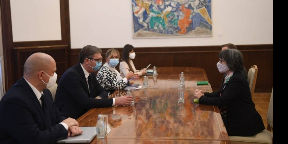(FOTO) Vučić se sastao sa ambasadorkom Ujedinjenog Kraljevstva u Srbiji