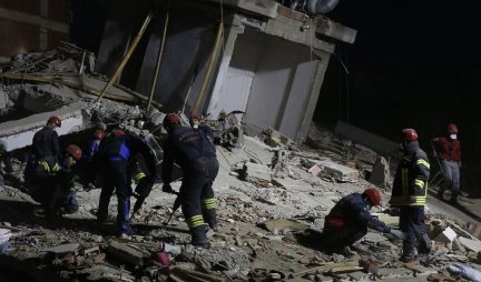 ČUDO! Zemljotres sravnio zgradu za zemljom, 17 sati kasnije spasioci nisu mogli da veruju šta vide (VIDEO)