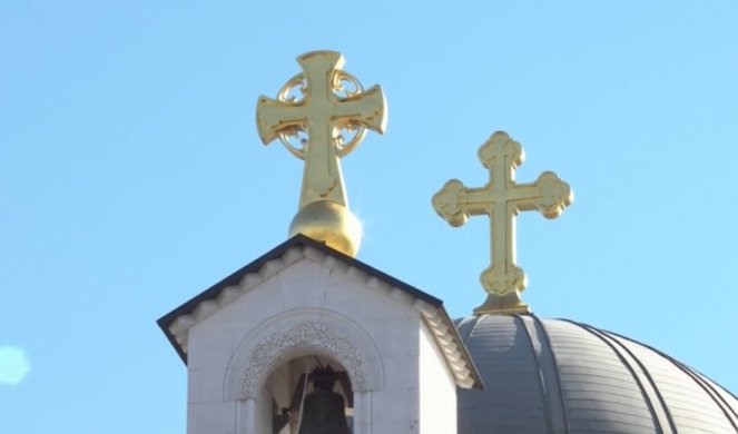 (FOTO) STIGAO JE GORE! Čudo na nebu iznad Sabornog Hrama gde je sahranjen mitropolit Amfilohije