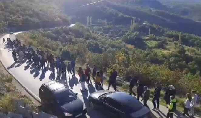 ČUVENO PLEME ISPRAĆA SVOG MITROPOLITA! Kuči krenuli ka Podgorici da odaju poštu Amfilohiju! (VIDEO)