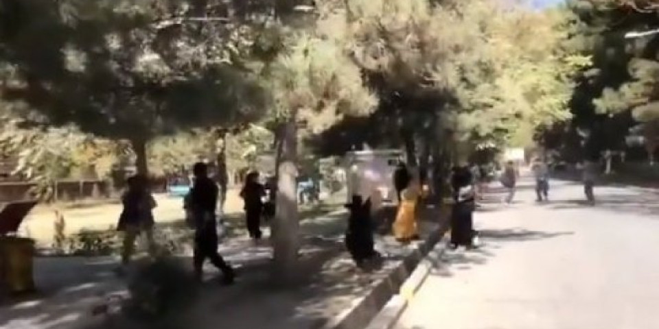 HOROR U KABULU! Teroristi upali na univerzitet i otvorili vatru, najmanje 20 studenata poginulo, 15 ranjeno! (VIDEO)