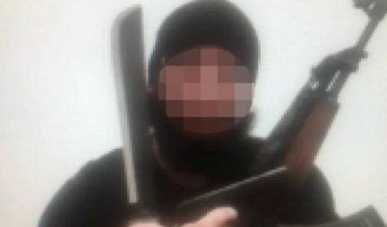 POZIRAO S PUŠKOM I MAČETOM PA KRENUO U KRVAVI PIR! Policija ispituje da li je ovo jedan od terorista koji su napali u Beču!