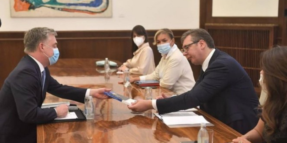 (FOTO) Vučić se sastao sa šefom Misije Saveta Evrope Flesenkamperom