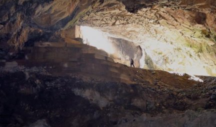 NOVO VELIKO OTKRIĆE ARHEOLOGA! Pronađeni svici sa Mrtvog mora skriveni u pustinjskoj pećini pre skoro 2 milenijuma!