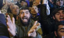 SUKOB POLICIJE I DEMONSTRANATA U JEREVANU! Opozicija upozorava: Jermenija može da izgubi državnost, ugroženo i postojanje Nagorno-Karabaha! (Video)