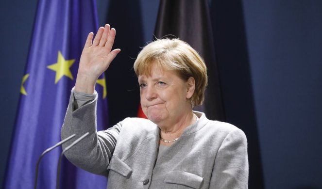 STRPITE SE, NAZIRE SE SVETOLST NA KRAJU TUNELA! Angela Merkel: SADA JE SVE BITNO!