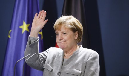 STRPITE SE, NAZIRE SE SVETOLST NA KRAJU TUNELA! Angela Merkel: SADA JE SVE BITNO!
