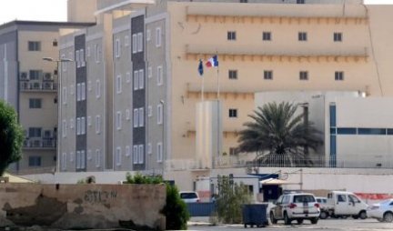 TERORISTIČKI NAPAD NA FRANCUZE U SAUDIJSKOJ ARABIJI! Na nemuslimanskom groblju gde se nalazio francuski konzul eksplodirala bomba, ima povređenih!