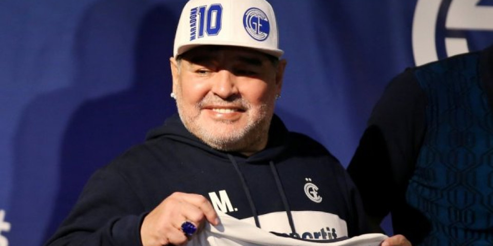 MISTERIJA, NOVI DETALJI ŠOKIRALI PLANETU! Maradona sahranjen bez srca!