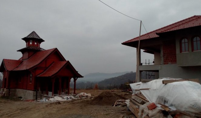 (FOTO) IRINEJ JE SILNO ŽELEO DA JE IZGRADI: Evo kako izgleda crkva koju meštani Vidove grade prema ŽELJI PREMINULOG PATRIJARHA!