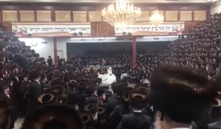 VENČANJE U AMERICI U JEKU PANDEMIJE! Sinagoga krcata, 7.000 ljudi se veseli bez maske, guverner Njujorka ZAHTEVA ISTRAGU! (VIDEO)