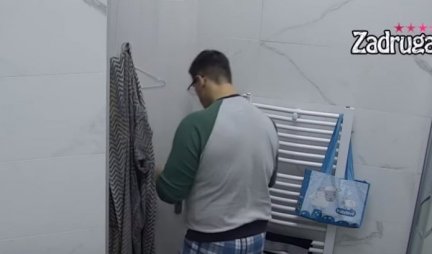 ŠOKANTAN SNIMAK! Kristijan Golubović u kupatilu izvadio vlažne maramice pa se bacio u AKCIJU! (VIDEO)
