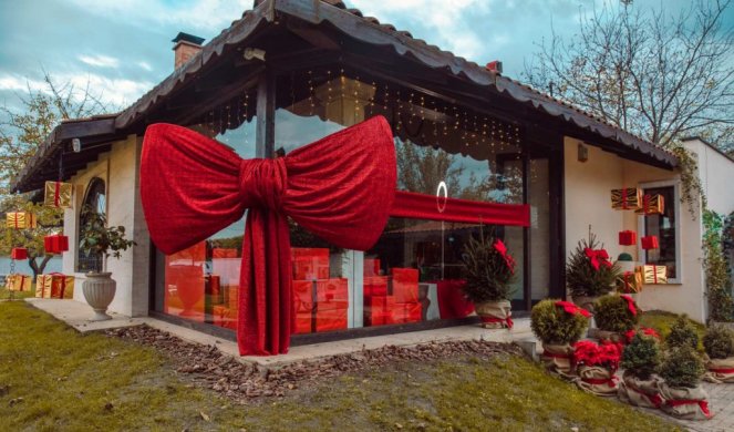 DEDA MRAZ I BABA MRAZICA STIGLI U BEOGRAD! Otvorena prva Novogodišnja kuća u regionu