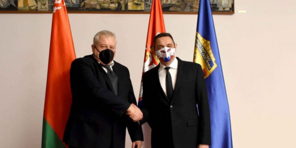 Vulin se sastao sa ambasadorom Belorusije o daljoj saradnji (Foto)