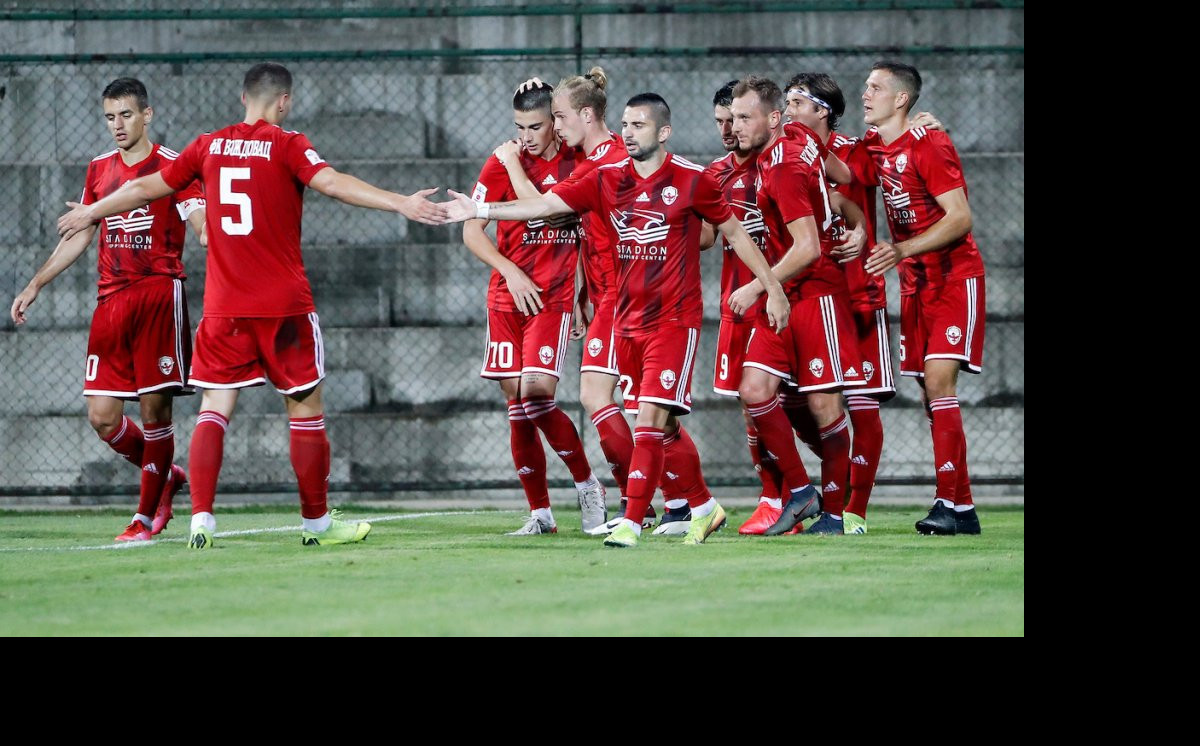 (FOTO) VOŽDOVAC TUGUJE ZA MALIM OGNJENOM! Sad na nebeskom terenu trči za loptom!