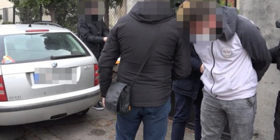 IZA REŠETAKA ZBOG AMFETAMINA: Kod mladića iz Čačka policija pronašla 37 paketića HALUCINOGENE DROGE