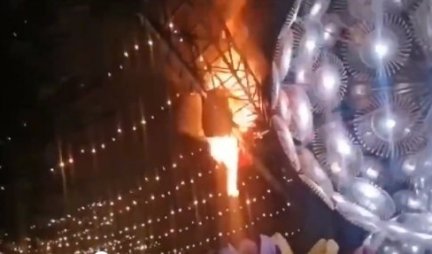 POŽAR U KIJEVU! Zapalila se glavna novogodišnja jelka u Ukrajini! /VIDEO/