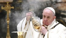 BENEDIKT XVI MORA DA BUDE SAHRANJEN IZMEĐU ČETVRTOG I ŠESTOG DANA OD SMRTI! Prvi put će pogrebni obred predvoditi lično sadašnji papa
