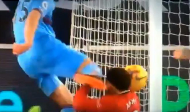 KAKO JE OSTAO ŽIV? Brutalan kung-fu udarac u potiljak Adamsa /VIDEO/