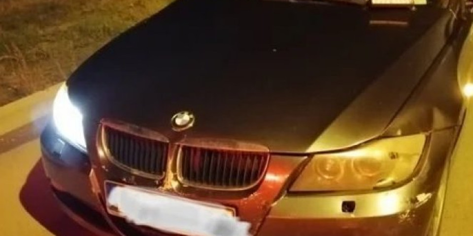 OTKRIVENI BLINKERI U VOZILU ZA DOSTAVU HRANE! Policija u BMW-u pronašla svetlosnu signalizaciju!