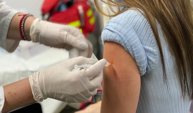 VESIĆ: U Beogradu je juče vakcinu protiv korona virusa primila 3.791 osoba!