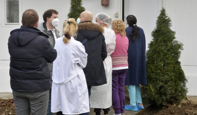 KONAČNO SMO DOČEKALI VAKCINU, TO JE JEDINI NAČIN DA SE KORONI STANE NA PUT! Veliko interesovanje zdravstvenih radnika za imunizaciju! /Foto/