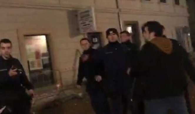 SVE SE TRESLO DESETAK SEKUNDI, PREPLAŠENI GRAĐANI PETRINJE IZAŠLI NA ULICE! Posle novog zemljotresa meštani u strahu!  /VIDEO/