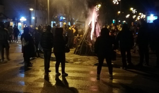 MAJDANPENČANI DOČEKALI NAJRADOSNIJI HRIŠĆANSKI PRAZNIK BOŽIĆ! Prazniku se najviše obradovala deca /FOTO/