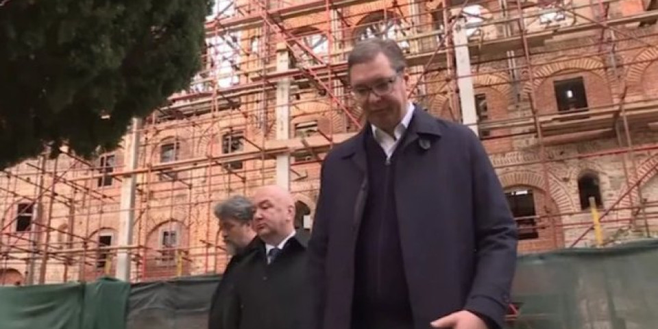 DO SADA NEVIĐENI SNIMCI NAJVEĆE SRPSKE SVETINJE! Dokumentarac o poseti predsednika Vučića Hilandaru!