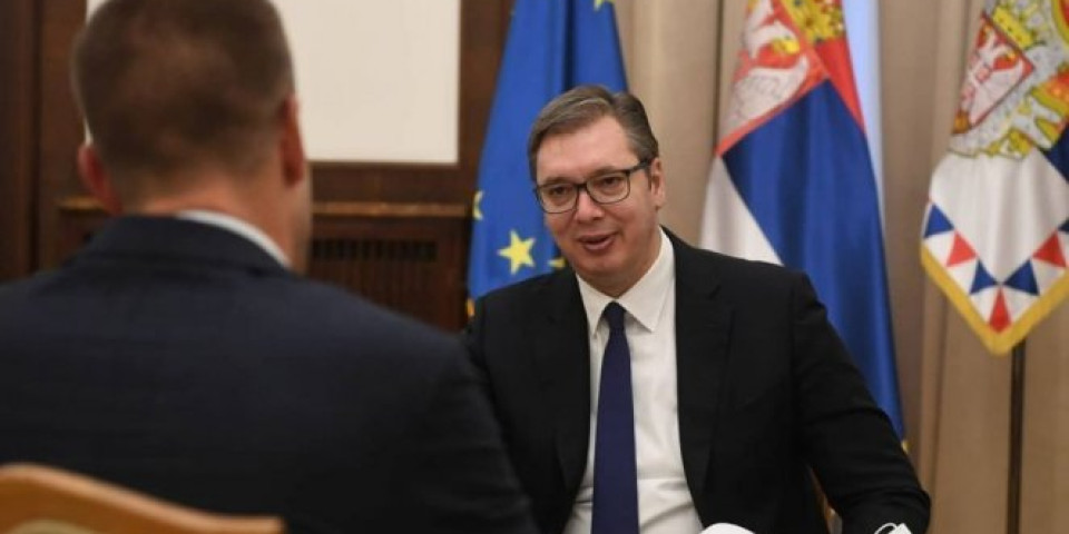 Vučić se sastao sa direktorom Stalnog sekreterijata transportne zajednice u Beogradu! /Foto/