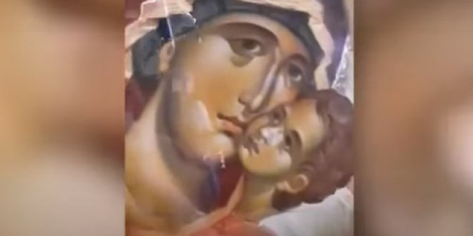 GRČKA CRKVA OBJAVILA ČUDO! Najpre su parohijani primetili nešto neobično, a sada je već 4 meseca kako se ovo dešava sa ikonom Presvete Bogorodice! /VIDEO/