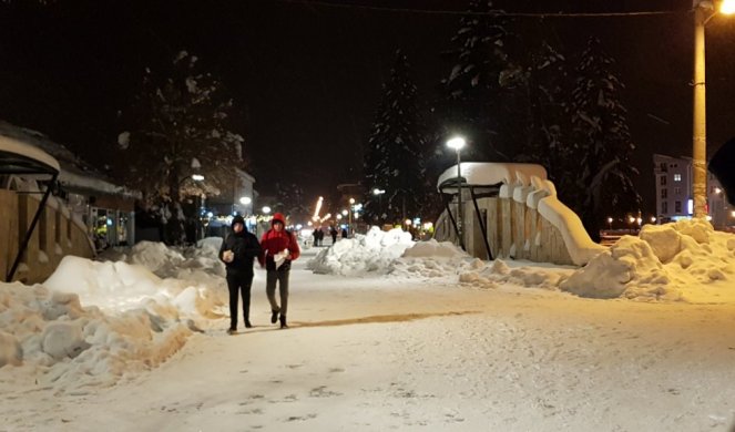 PEŠTERSKA VISORAVAN POD SNEGOM I LEDOM! Tutin proglasio vanrednu situaciju, Sjenica još uvek odoleva! /FOTO/