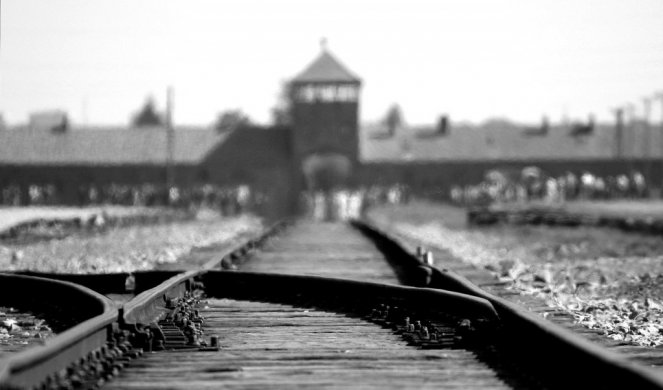 AUŠVIC-BIRKENAU, NAJOZLOGLAŠENIJI LOGOR SMRTI! Obeležavanje Dana sećanja na žrtve Holokausta!