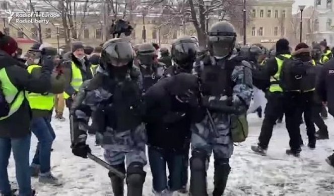 (VIDEO) ZAVRŠEN PROTEST U MOSKVI, 150 OSOBA PRIVEDENO, među njima i supruga Navaljnog - Julija!