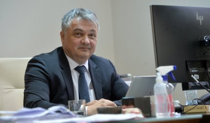 Vladimir Lučić:  Telekom dao državi 4 milijarde evra!
