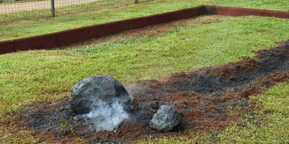 Slike užarenog kamena u dvorištu škole DIGLE SU SVET NA NOGE: U sve se umešala i NASA, ali je rasplet bio pravi ŠOK