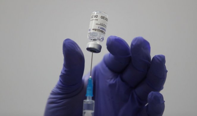 HITNO! Rusija registrovala treću vakcinu protiv virusa korona!